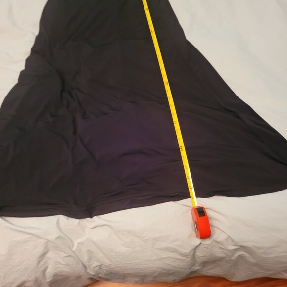 Black maxi skirt - Picture 2 of 3